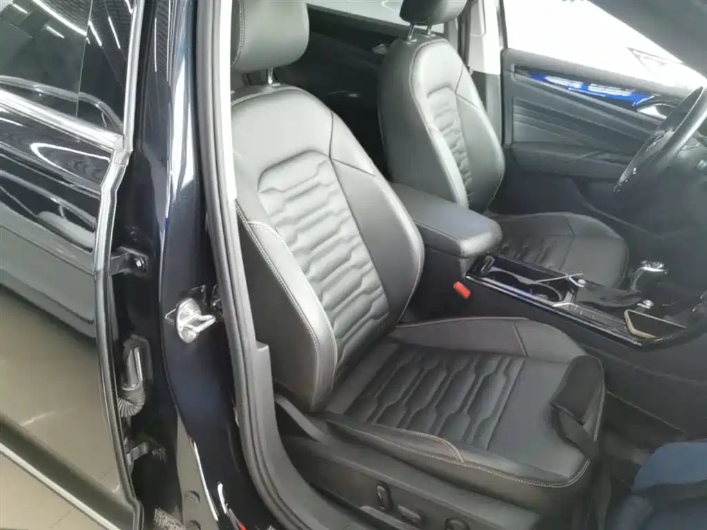 Volkswagen Passat 2019 330TSI Elite Version China VI фото 25