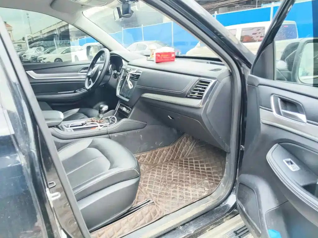 Roewe RX8 2018 2018 30T 2WD Flagship Edition