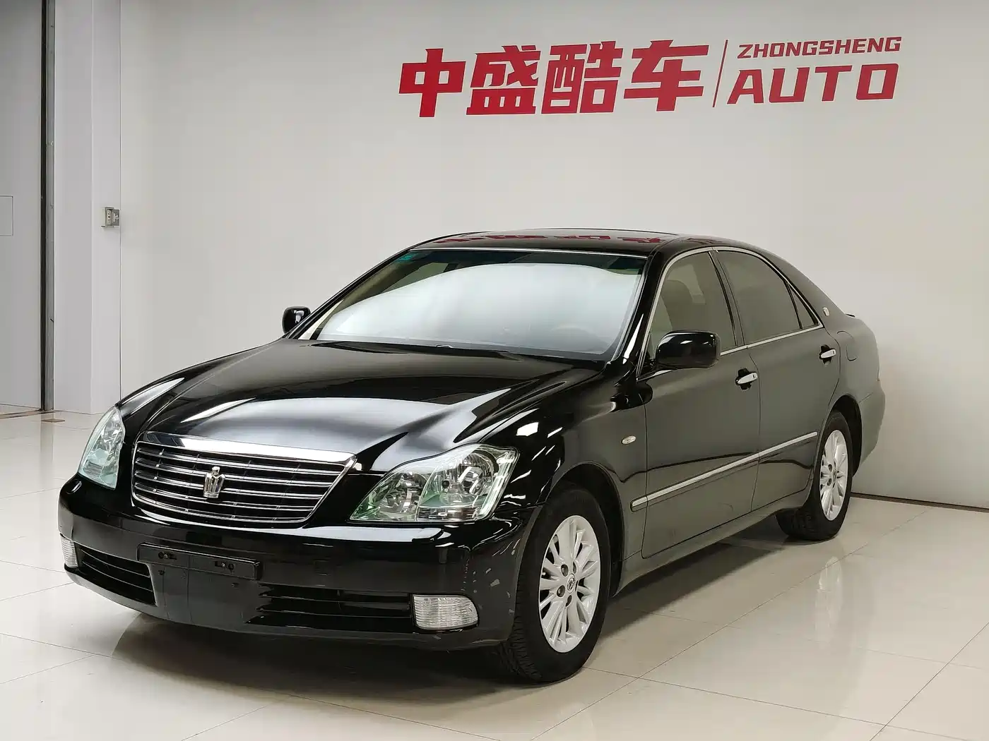 Toyota Crown 2005 Model 3.0L Royal Saloon