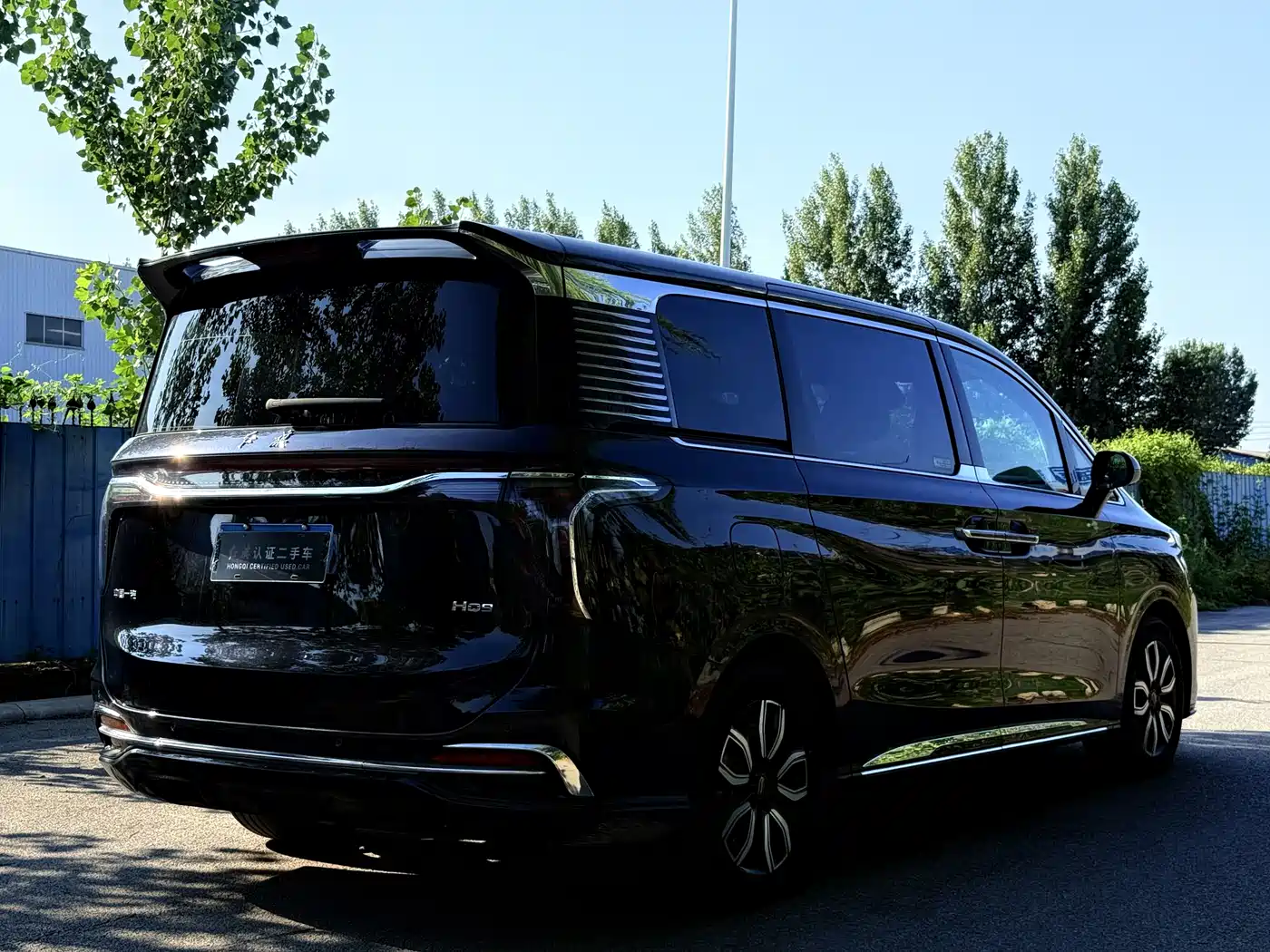 Hongqi HQ9 2023 2.0T Smart Connect Flag Enjoy Edition фото 7