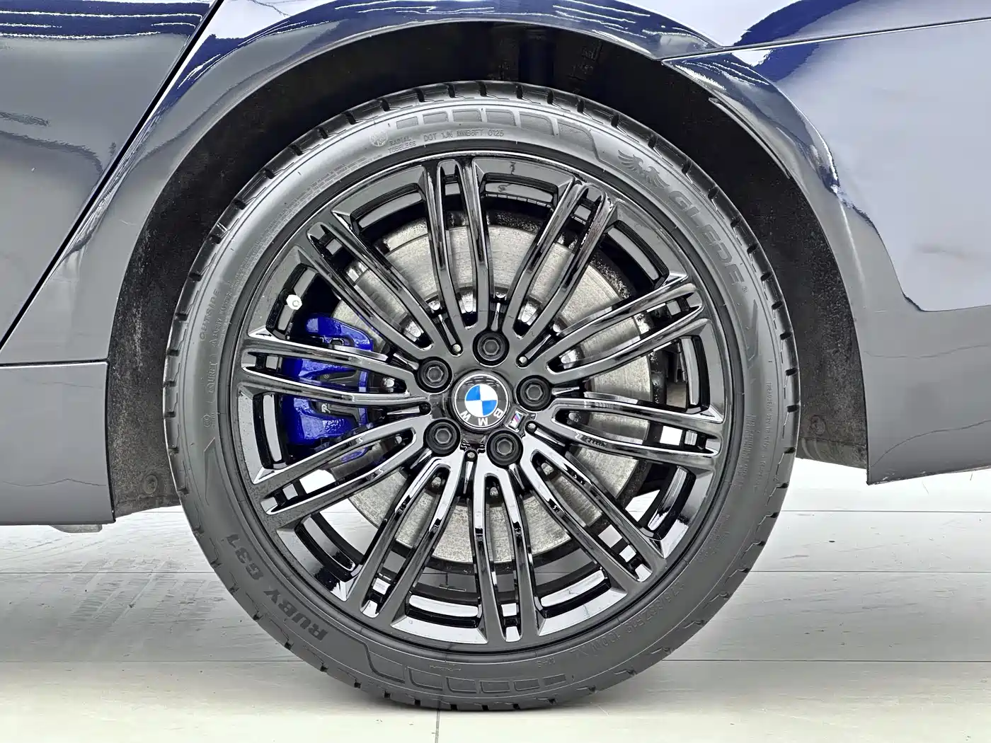 BMW 5 Series (Import) 2020 540i Style Edition M Sport Package фото 11