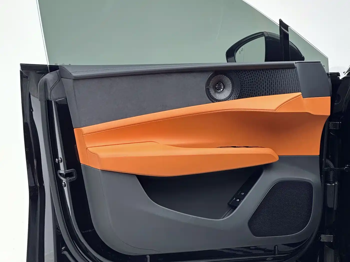 LOTUS SPORTS CAR EMEYA FLOWERS