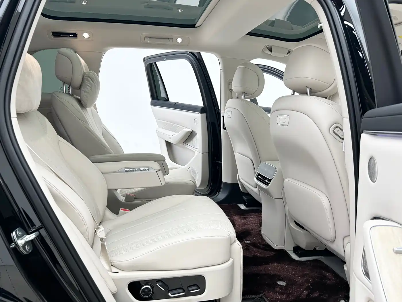 AITO Wenjie AITO M8 2025 Model Extended Range Max+ Edition 53.4kWh 6-Seater фото 9