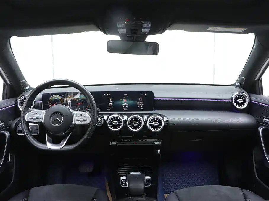 Mercedes-Benz A-Class 2019 A 200 L Sport Sedan фото 21