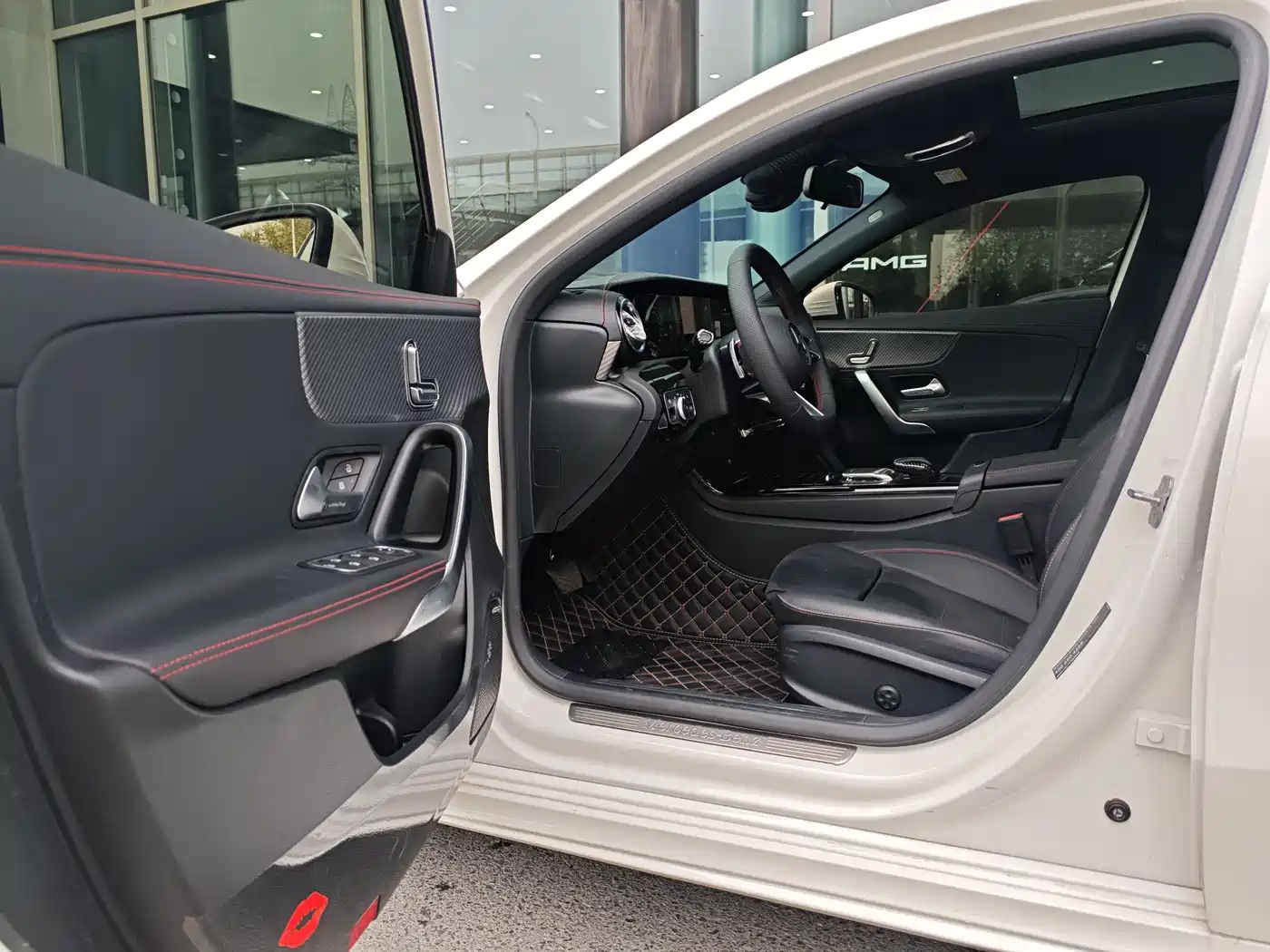 Mercedes-Benz A-Class 2024 A 200 L Fashion Edition фото 4