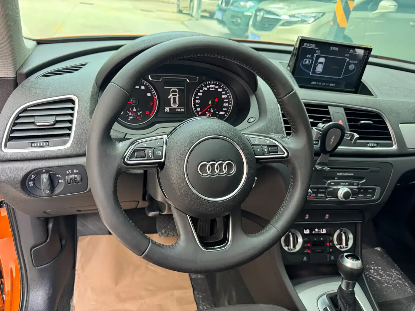 Фото 10 - Audi Q3