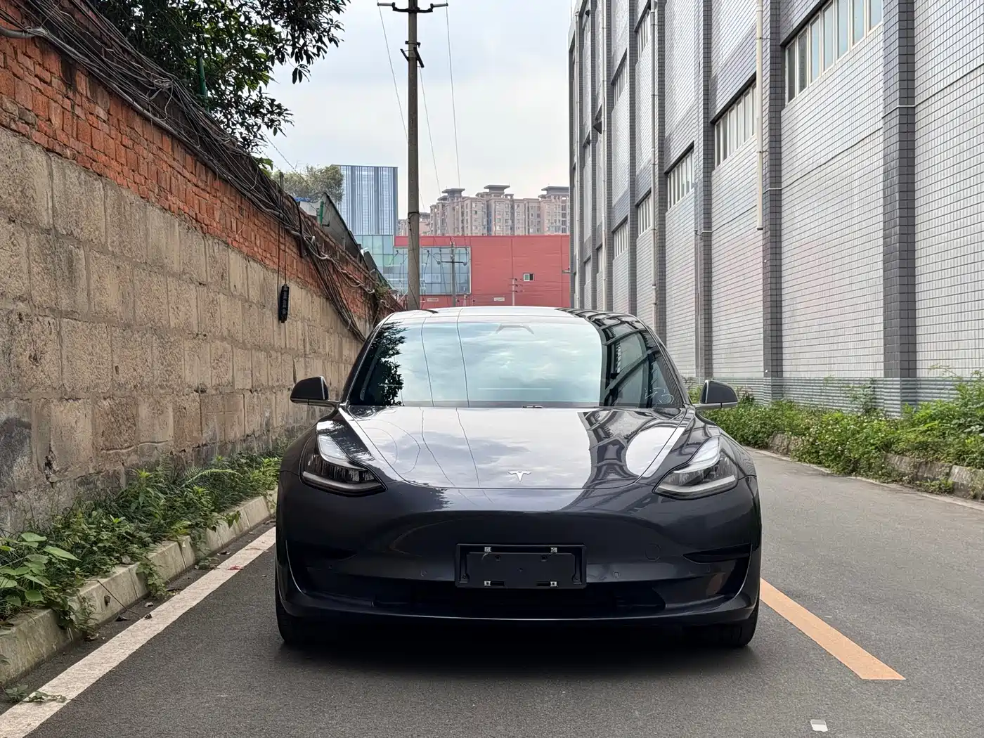 TESLA MODEL 3
