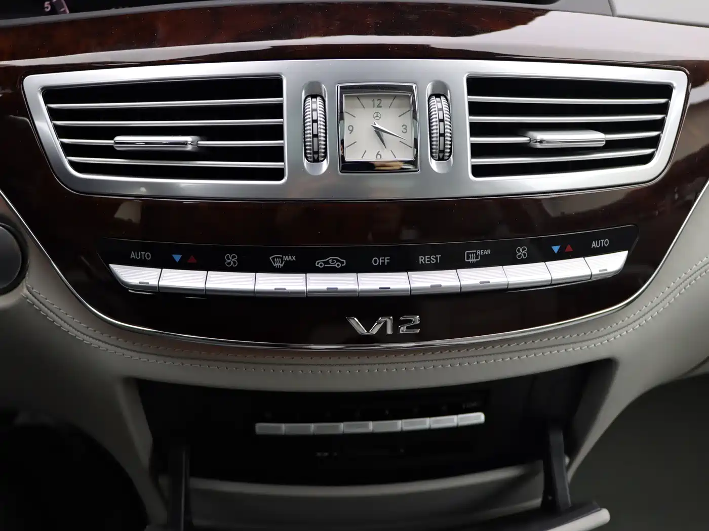 Mercedes-Benz S-Class 2010 S 600 L фото 20