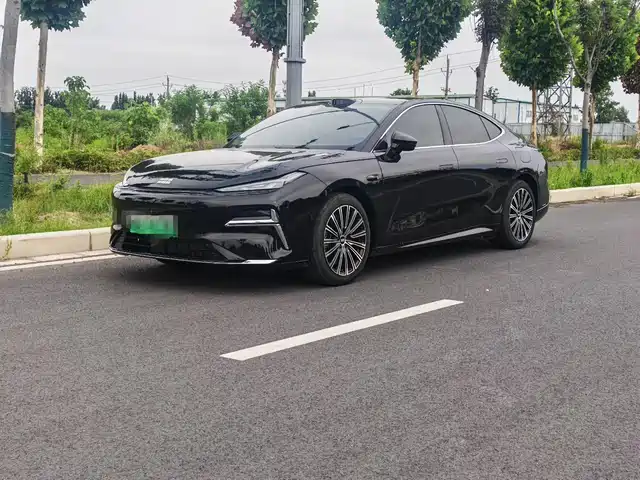  Geely Galaxy Galaxy Xingyao 8 2025 130km EM-P Starship Edition