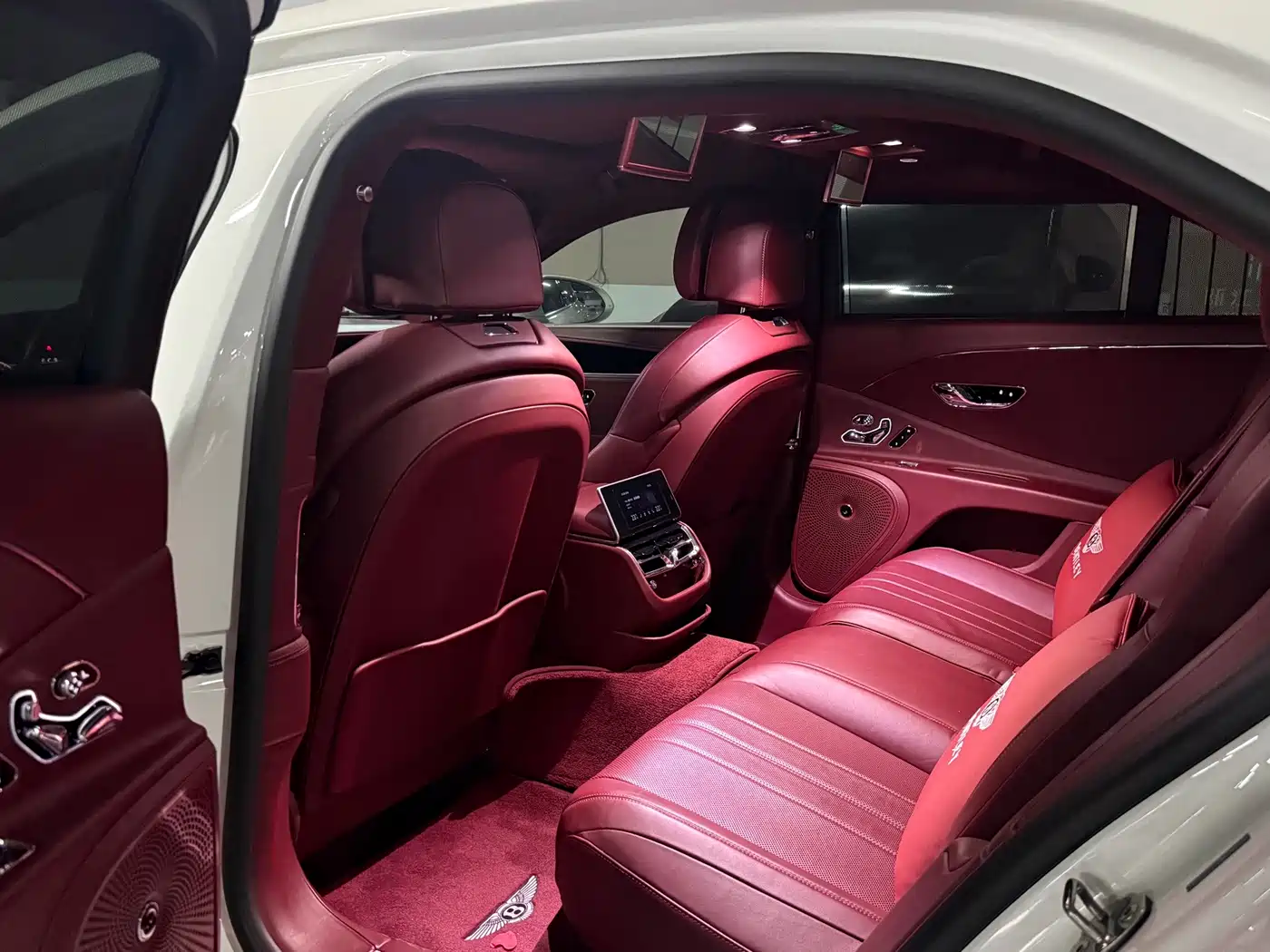 Фото 6 - Bentley Flying Spur