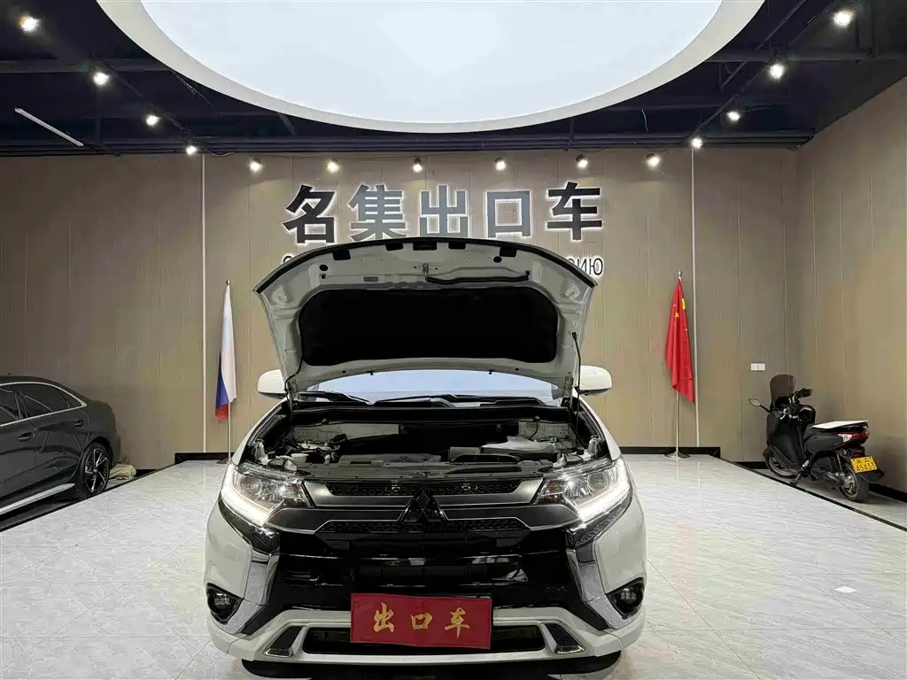 Mitsubishi Outlander 2021 2.0L 2WD Smooth Ride Version 5-Seater 7