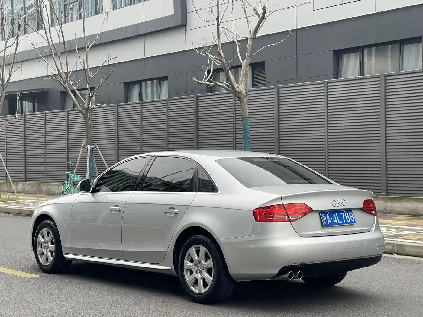 Audi A4L 2010 2.0 TFSI Technology фото 5