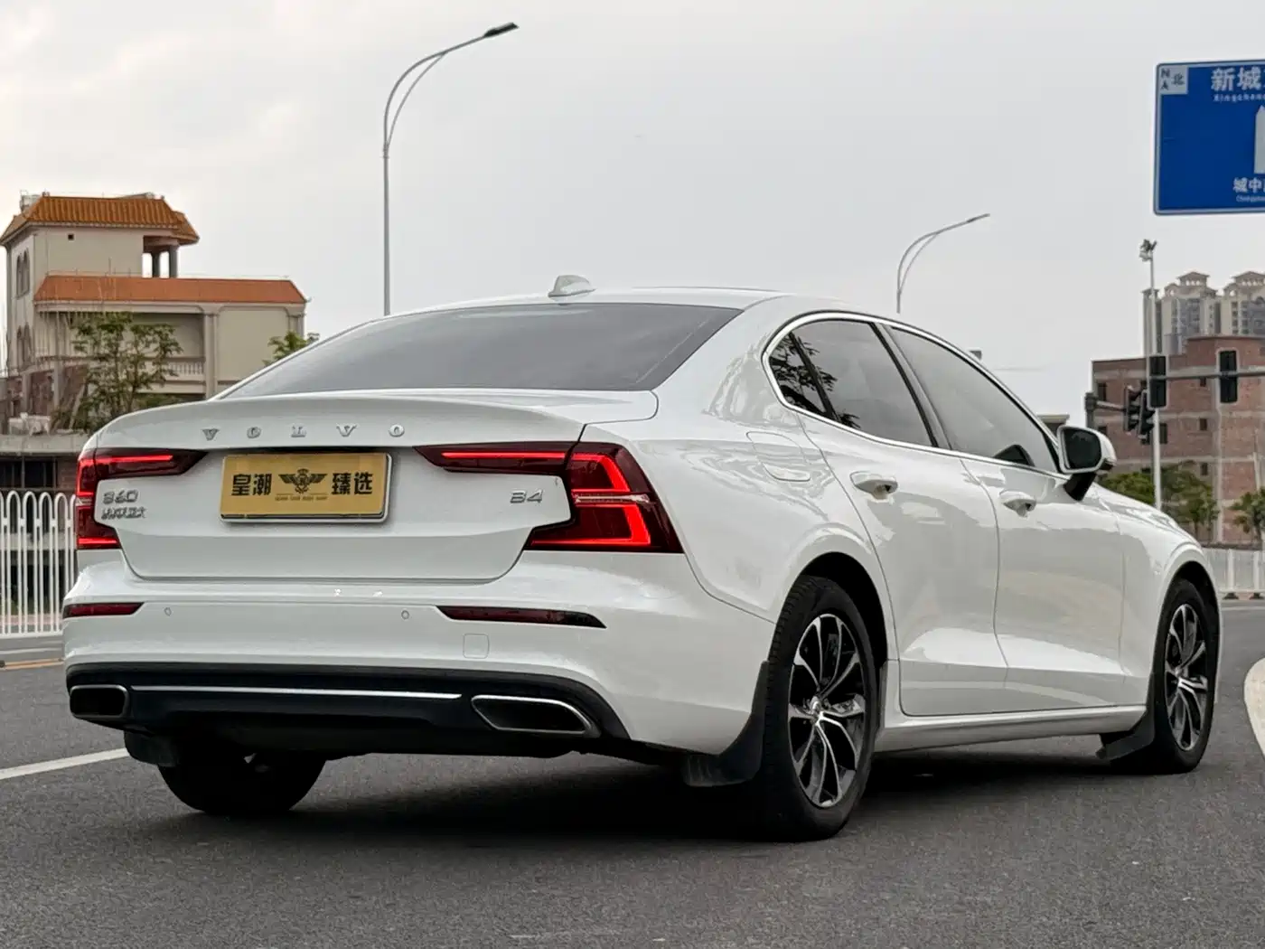 Volvo S60 2022 2022 B4 Smart Comfort Luxury Edition