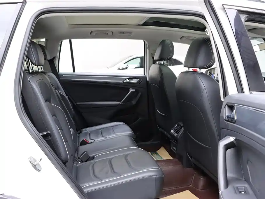 Volkswagen Tiguan L 2019 330TSI Automatic 2WD R-Line Flagship Edition China VI фото 16