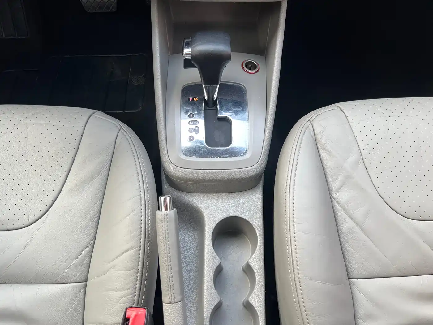Volkswagen Bora 2013 2012 1.6L Automatic Luxury Model