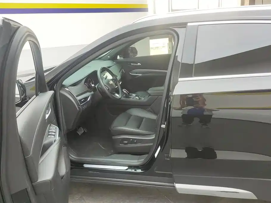 Cadillac XT4 2022 28T FWD Luxury фото 9