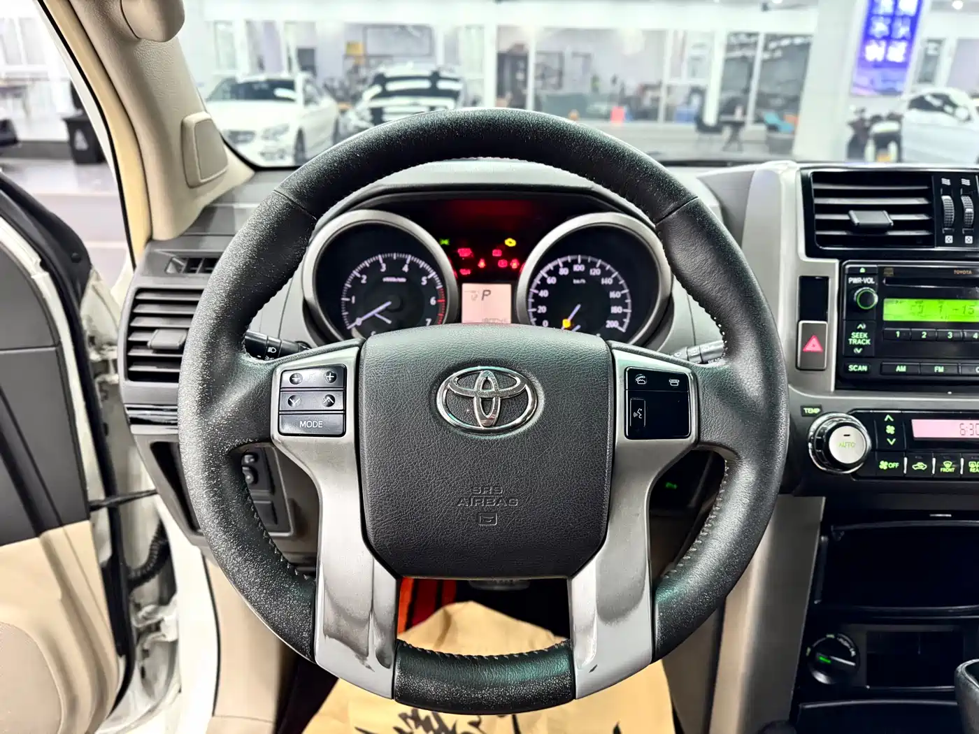 Toyota Prado (Import) фото 15