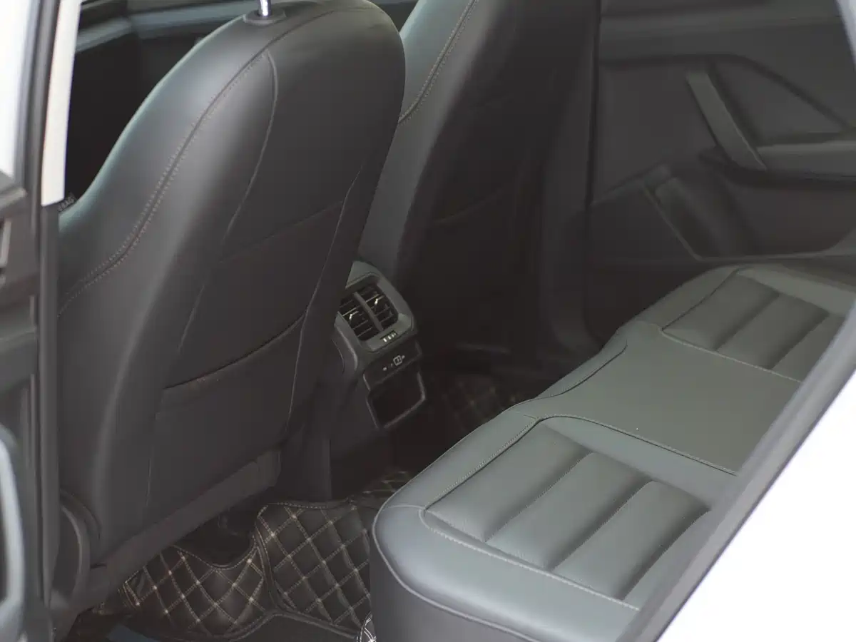 Volkswagen Tharu 2022 280TSI FWD Luxury Edition фото 12