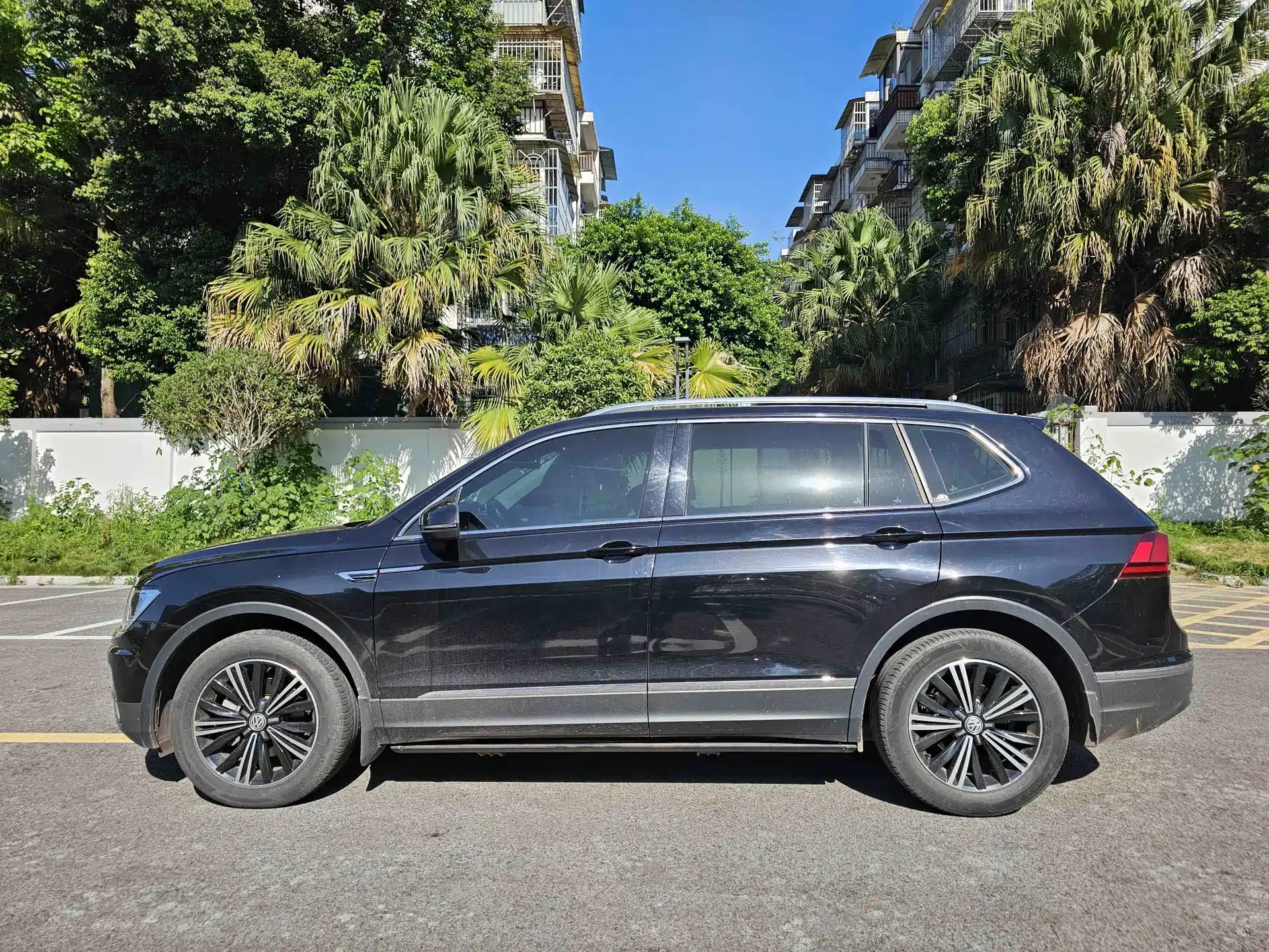 Фото 3 - Volkswagen Tiguan L