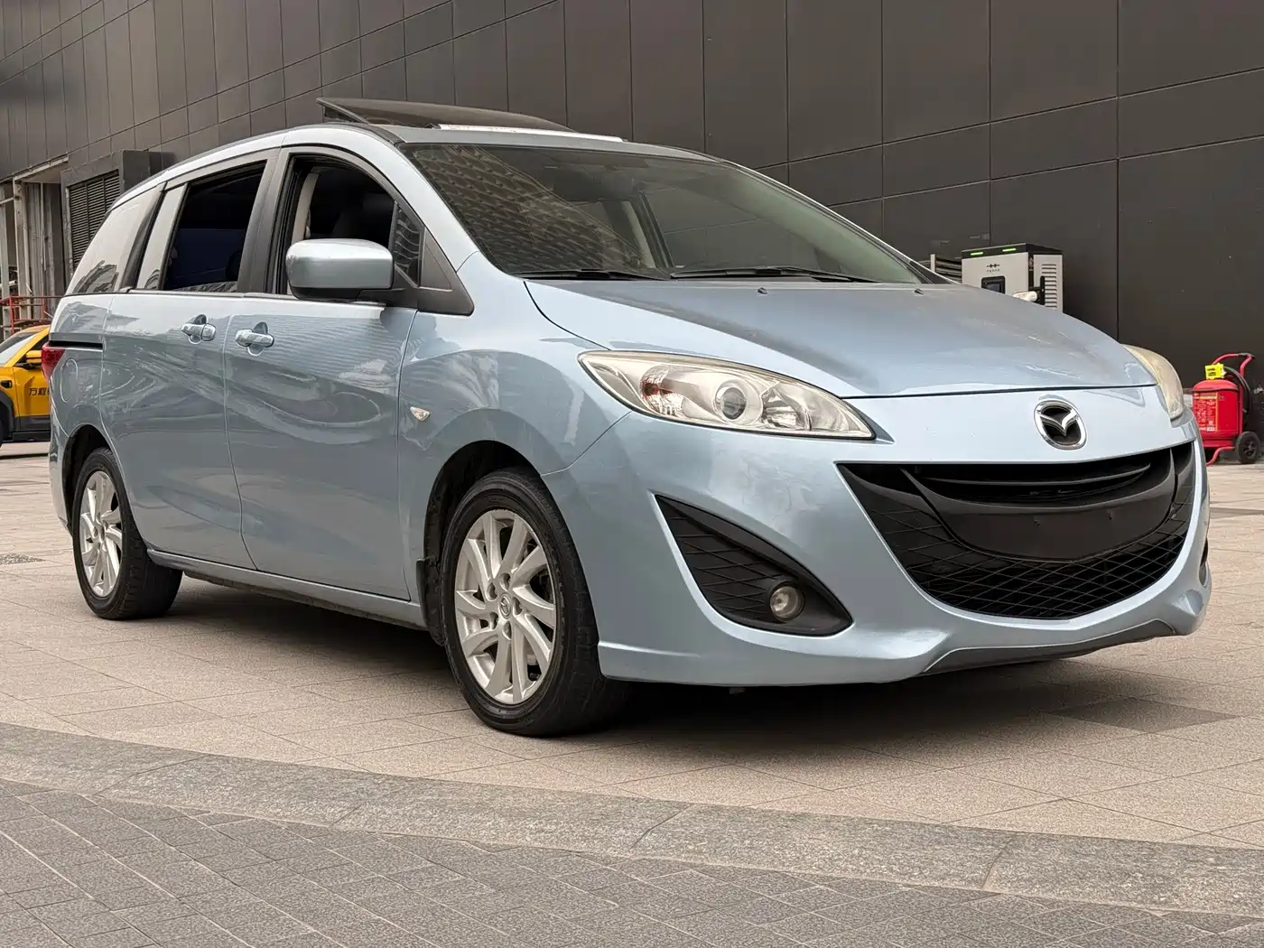 Mazda Mazda5 2012 2011 2.0L Automatic Luxury