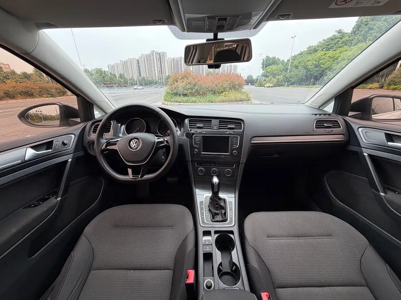 Volkswagen Golf 2017 230TSI Auto Comfort Millionth Anniversary Edition фото 11