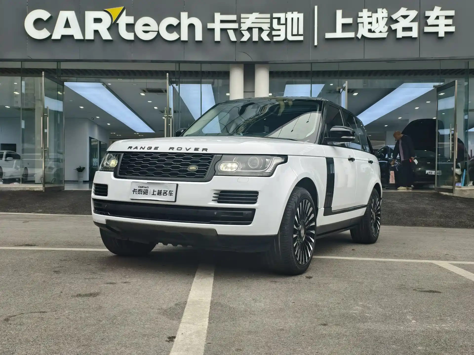 Фото 1 - Land Rover Range Rover