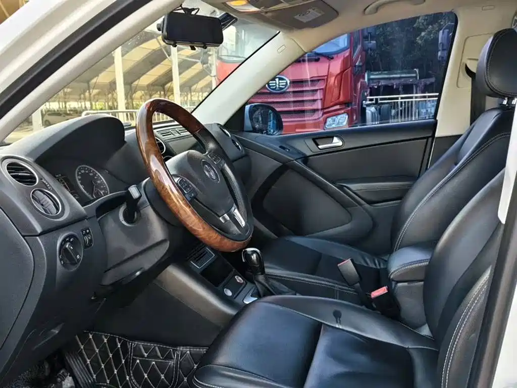 صورة 4 - Volkswagen Tiguan