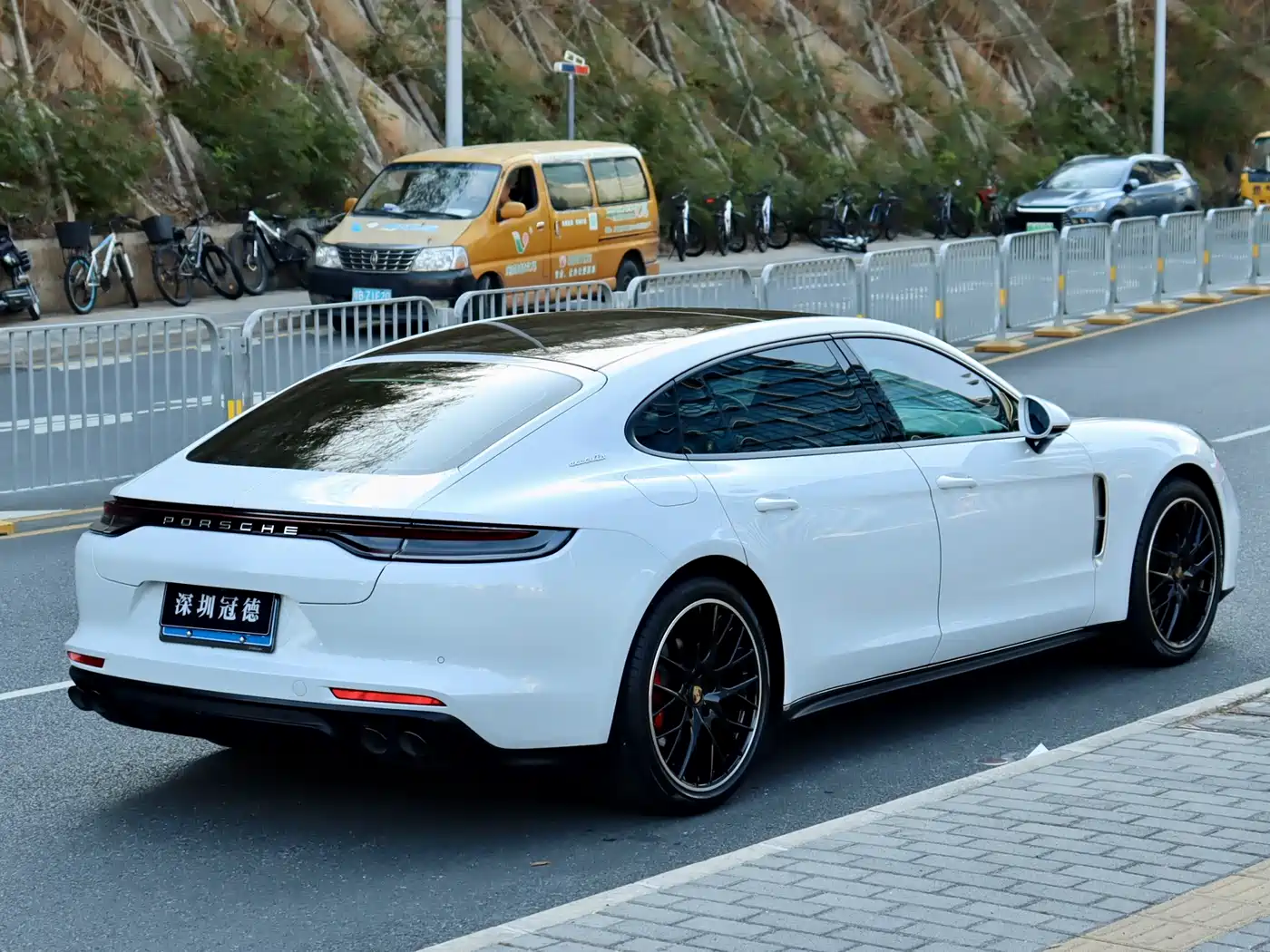 PORSCHE PANAMERA