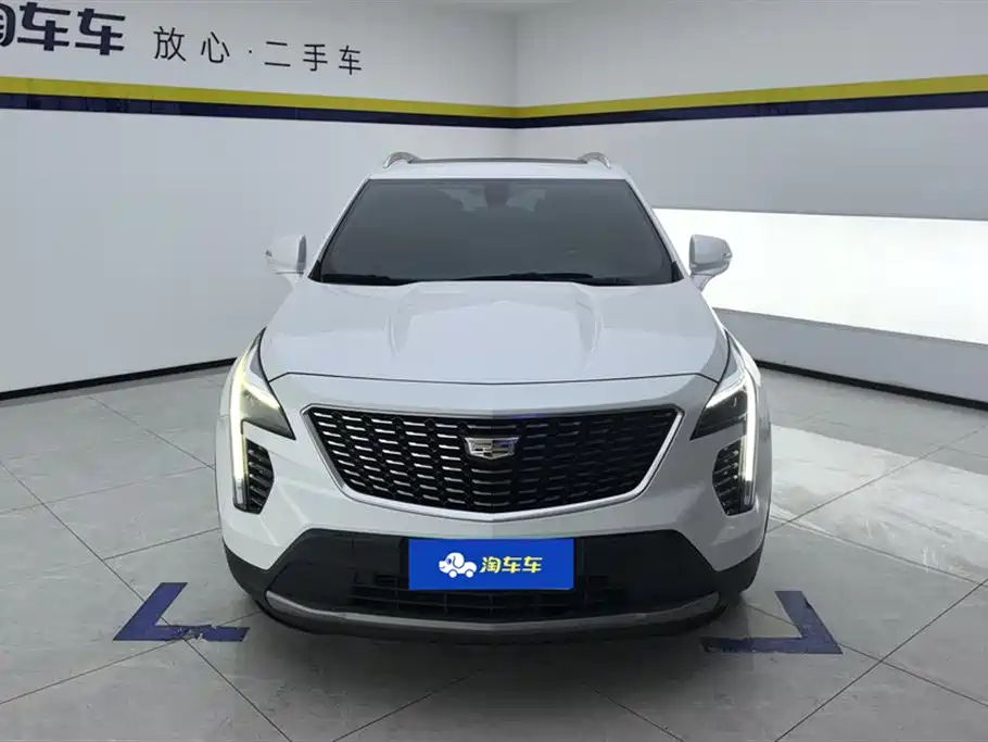 CADILLAC XT4