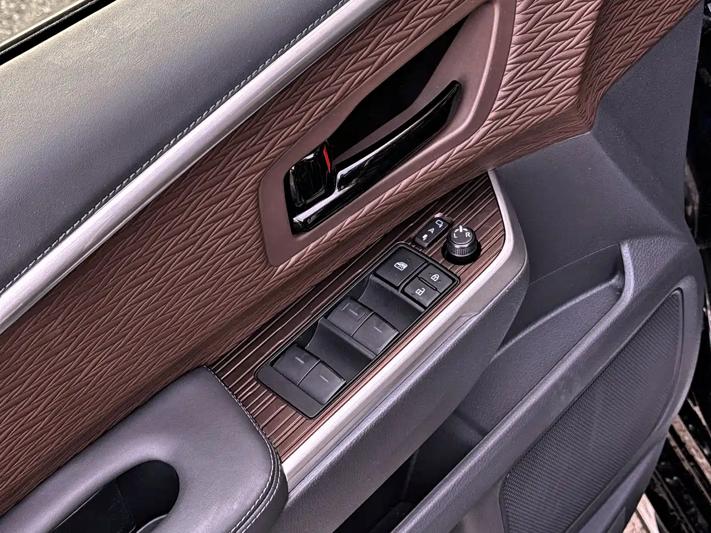 Toyota Sienna 2024 2.5L Hybrid Comfort Edition фото 13
