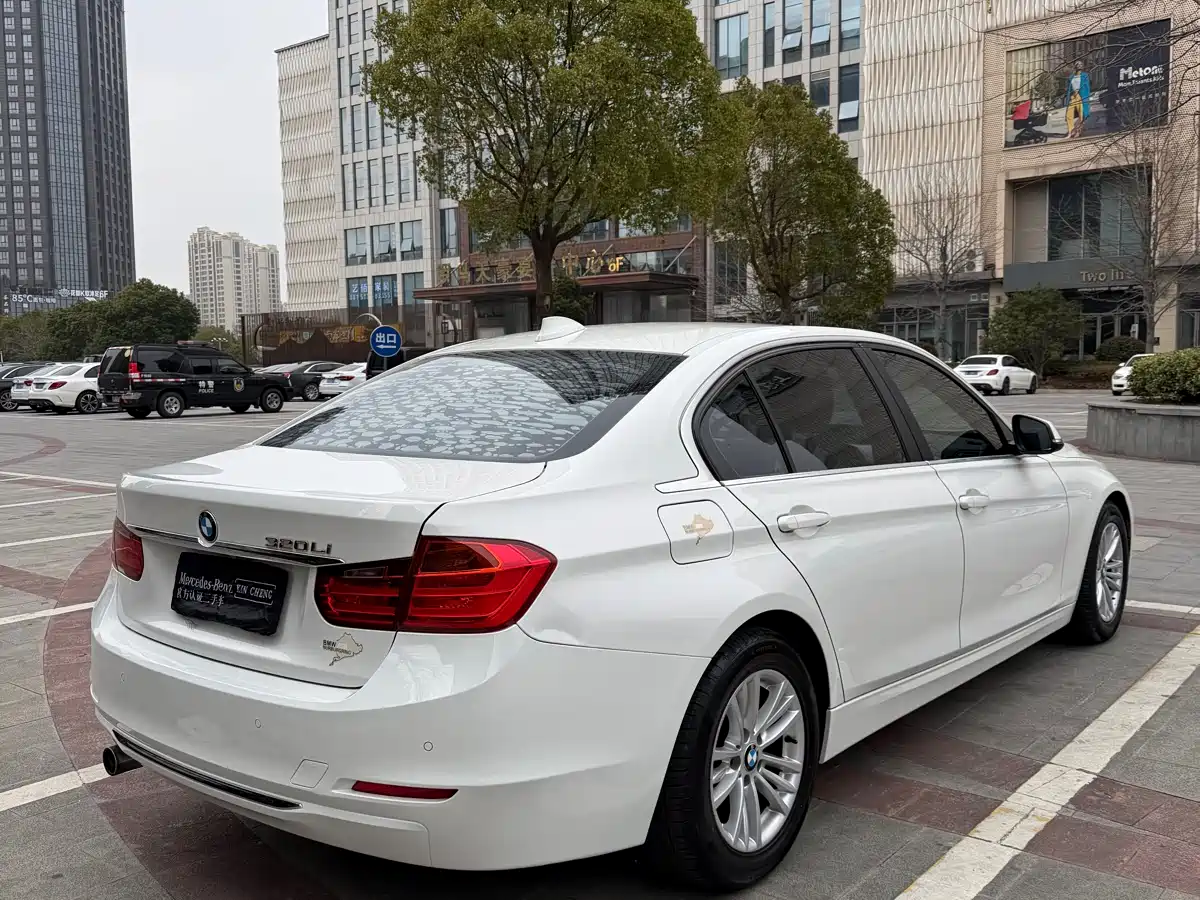 BMW 3 Series 2015 320Li Fashion фото 11