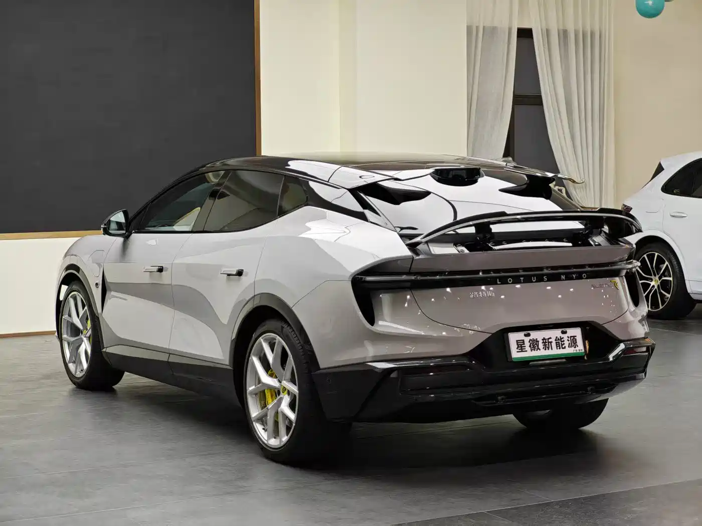 Lotus Cars ELETRE 2023 ELETRE R+ фото 21