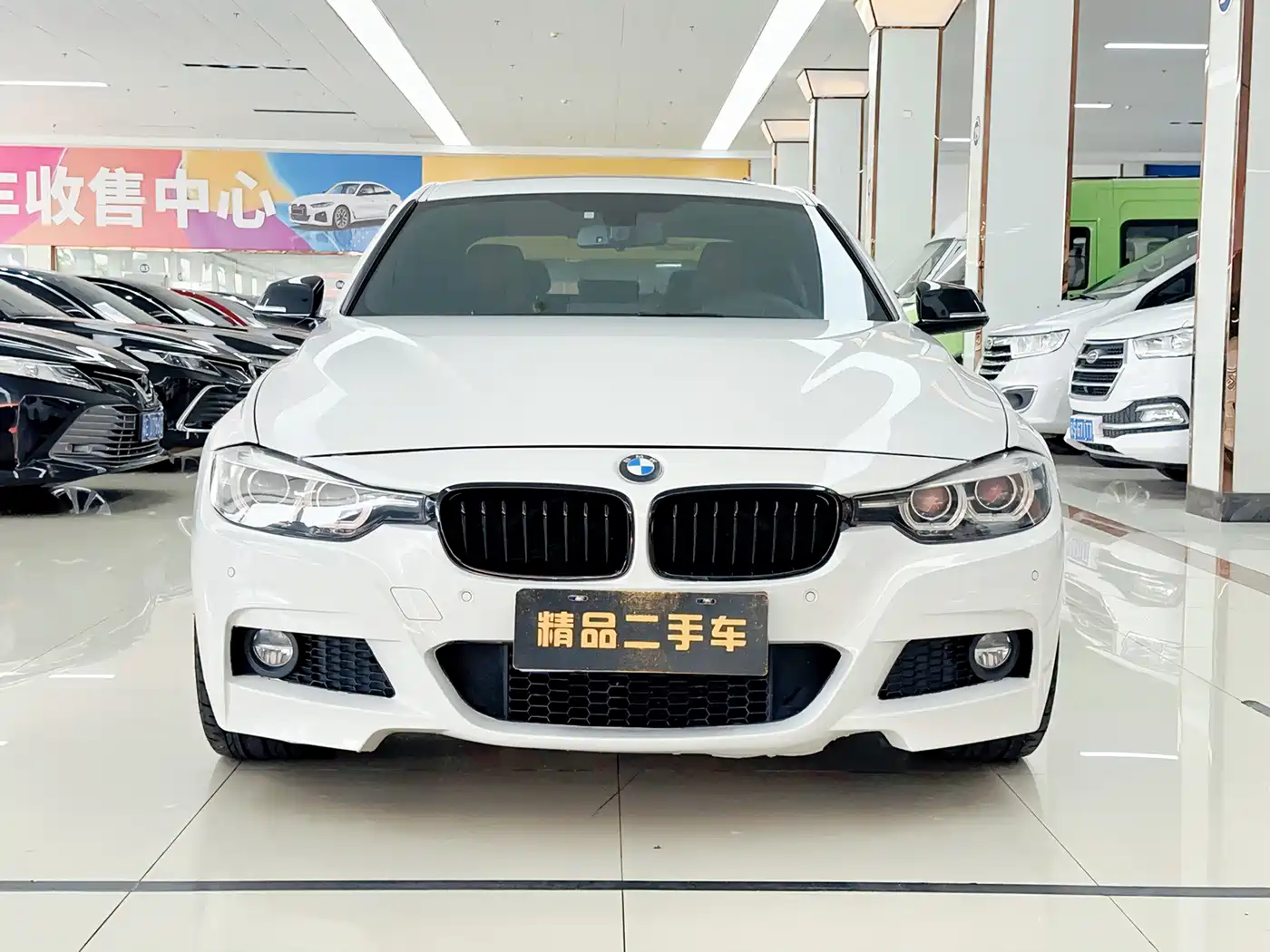 BMW 3 Series 2018 330i M Sport Black Night Edition фото 2