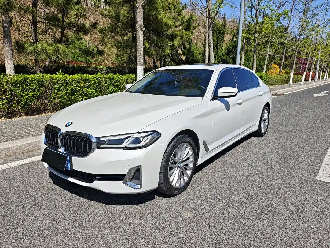 BMW 5 Series 2022 525Li Luxury Package