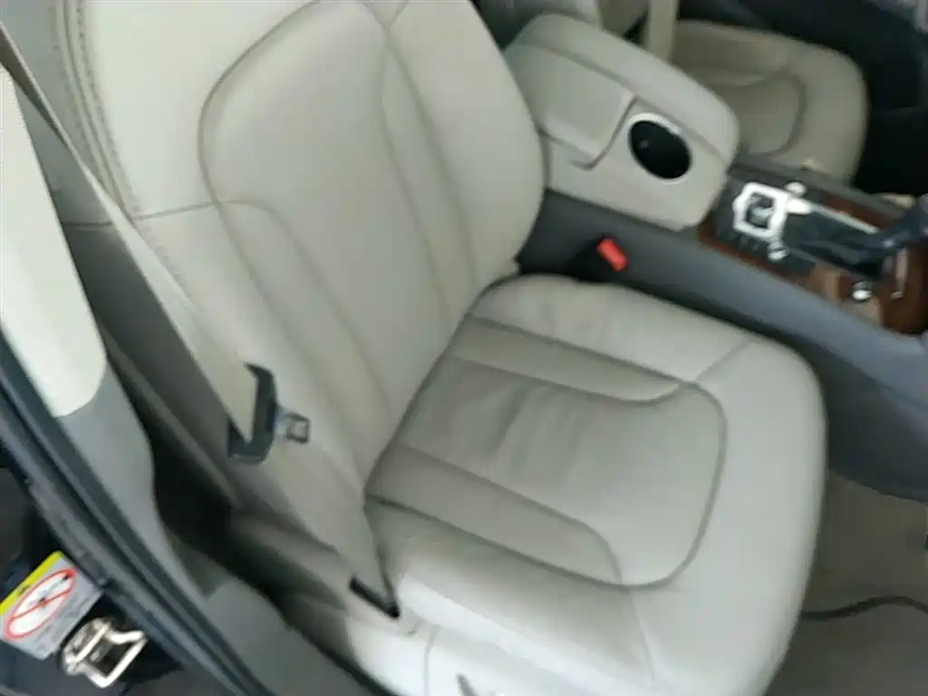 Фото 25 - Audi Q7