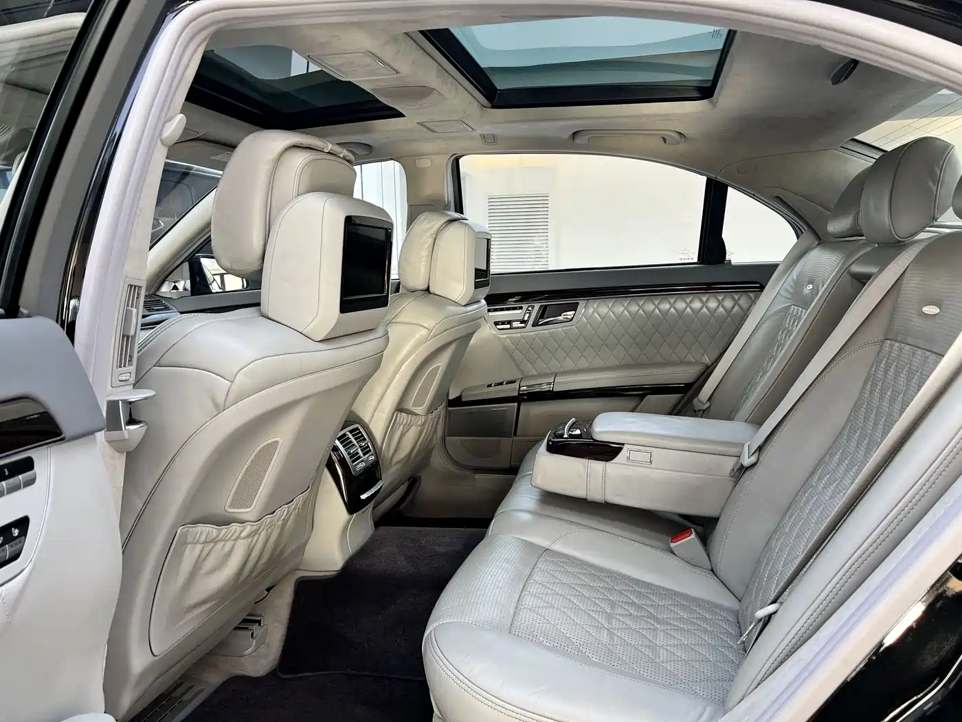 Mercedes-Benz S-Class AMG 2010 AMG S 65 фото 9