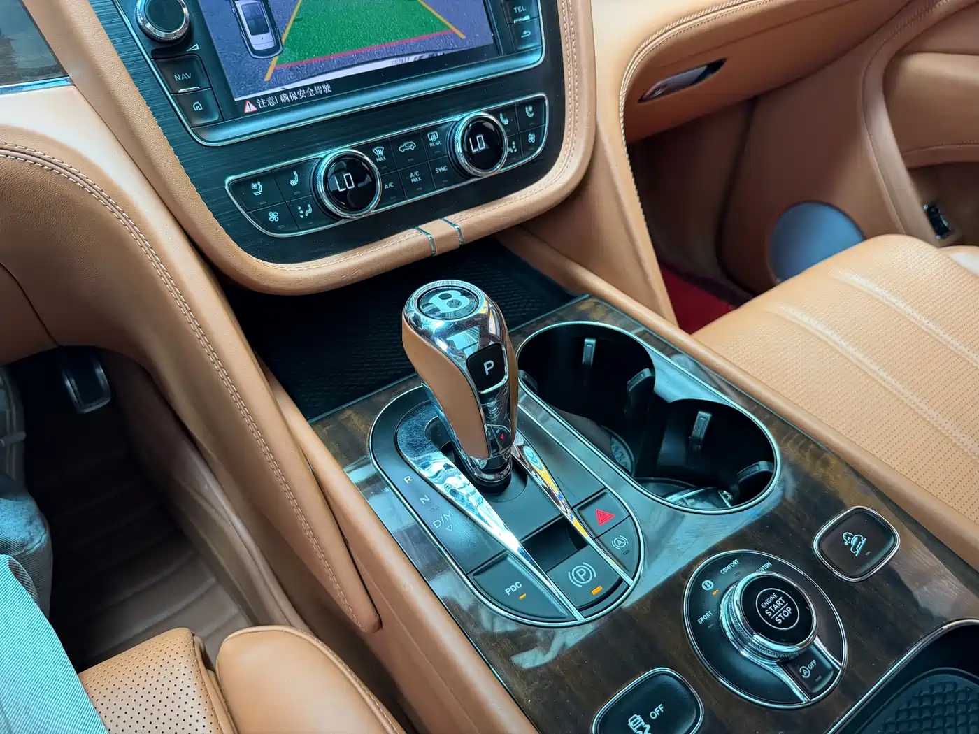 Bentley Bentayga фото 11