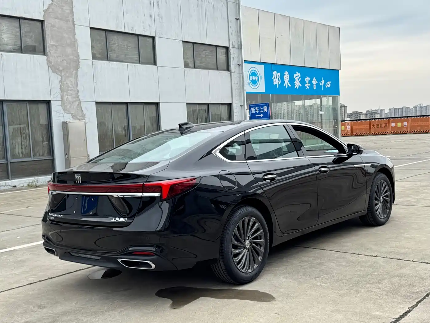 Buick LaCrosse 2025 Model 28T Platinum Edition фото 8