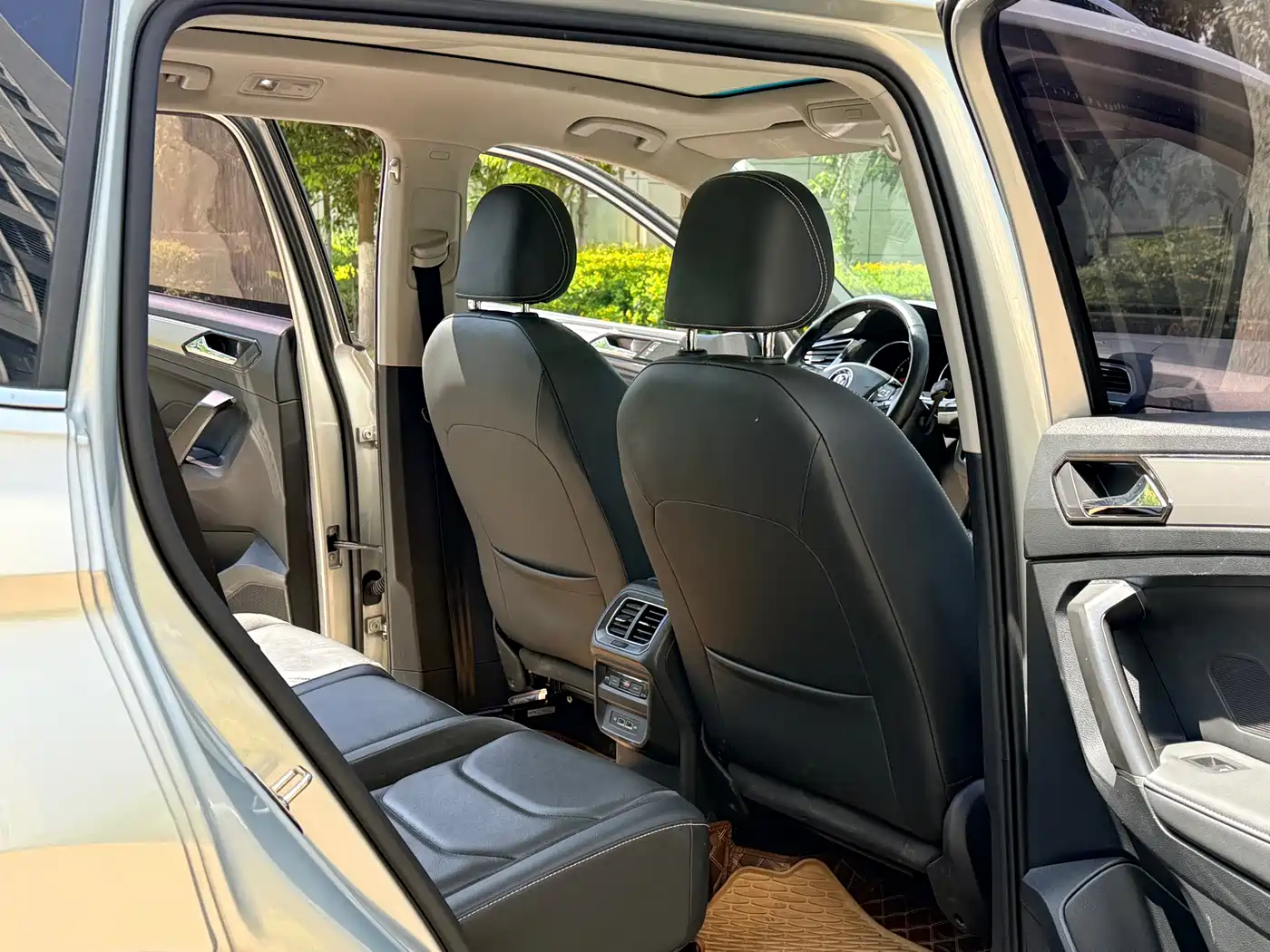 Volkswagen Tiguan L 2019 380TSI Auto AWD Smart Luxury Edition China V фото 11