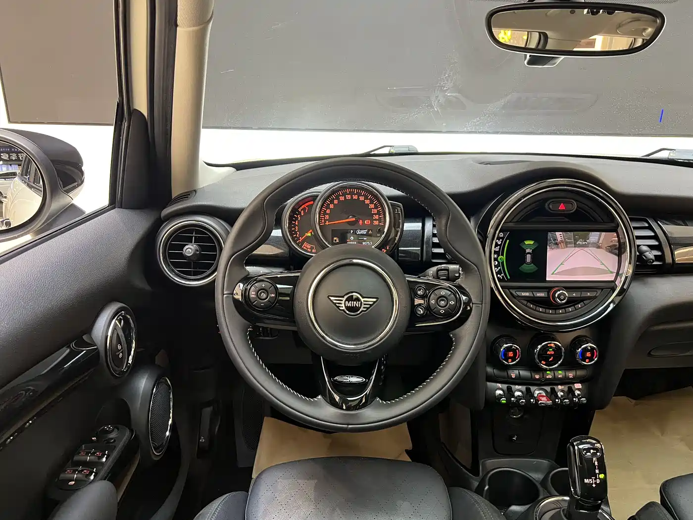 MINI 2019 1.5T COOPER Artist 5-Door фото 12