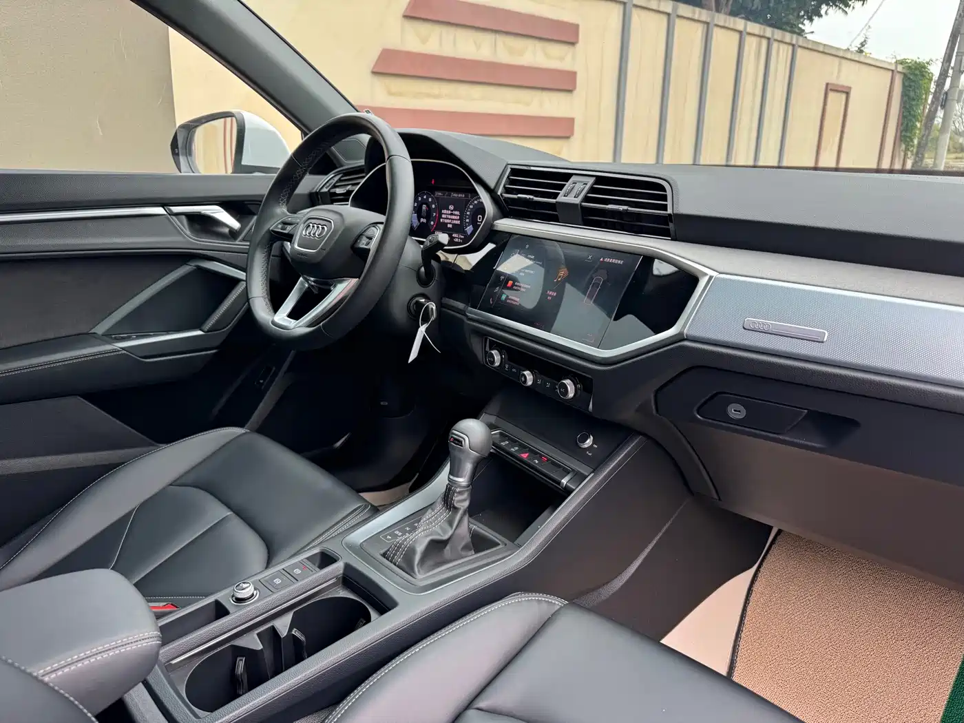 Фото 21 - Audi Q3