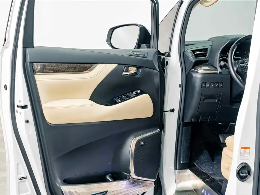 Toyota Alphard 2020 Hybrid 2.5L Premium Edition фото 16