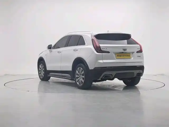 CADILLAC XT4