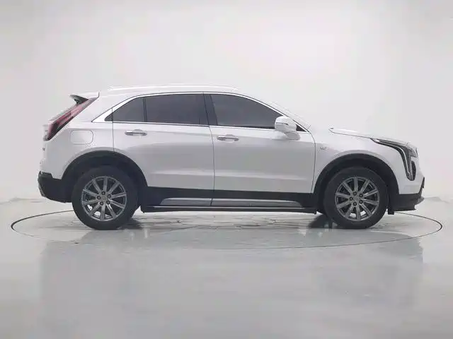 CADILLAC XT4