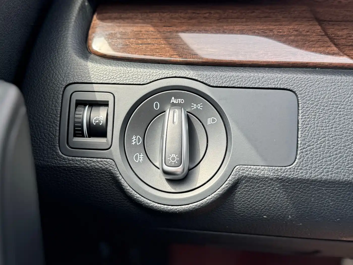 Volkswagen Magotan 2015 Facelift 1.8TSI Premium фото 27