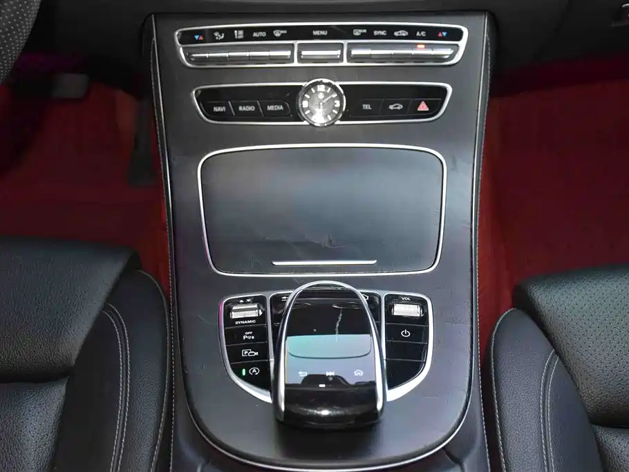 Mercedes-Benz E-Class 2018 E 200 L Sport фото 15