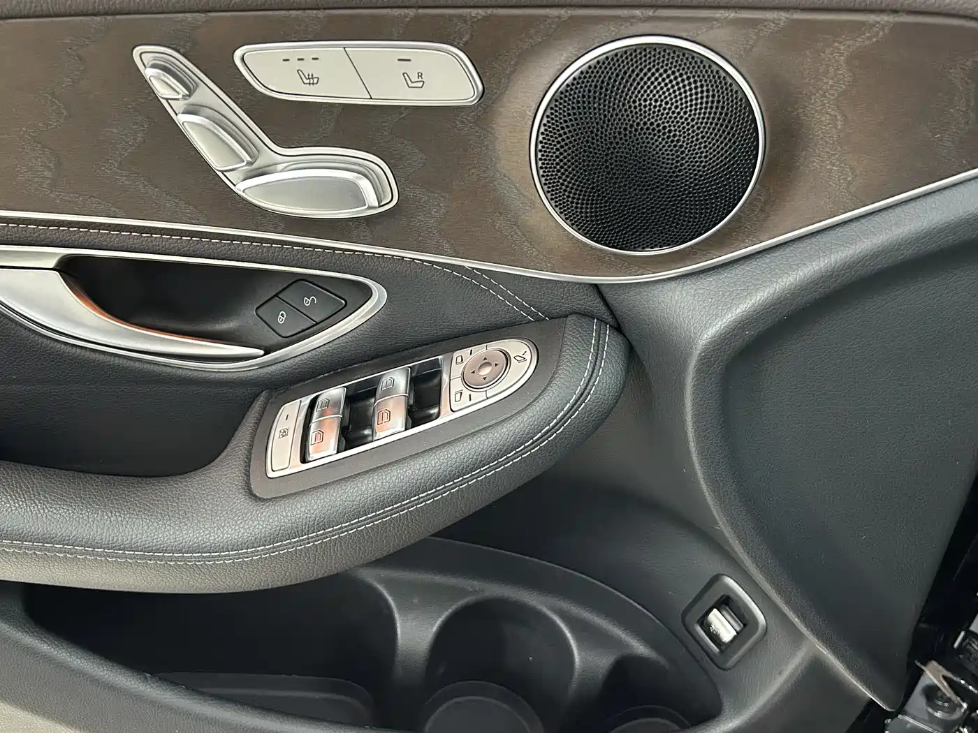 Mercedes-Benz GLC 2020 Facelift GLC 260 L 4MATIC Luxury фото 19