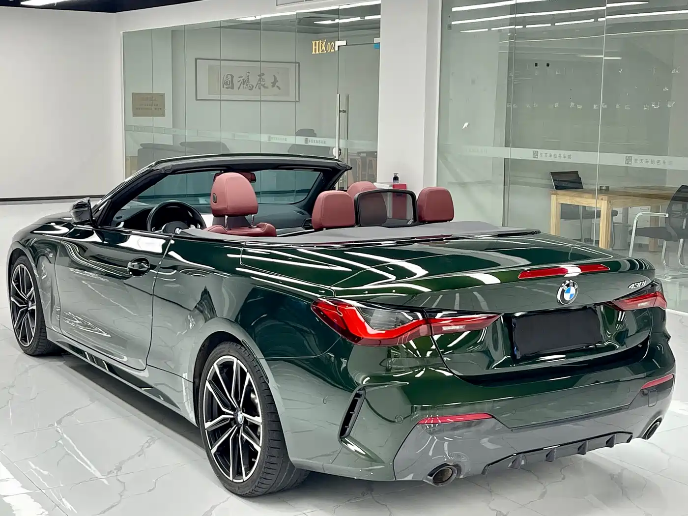 BMW 4 Series 2023 430i Convertible M Sport Shadowline Package фото 4