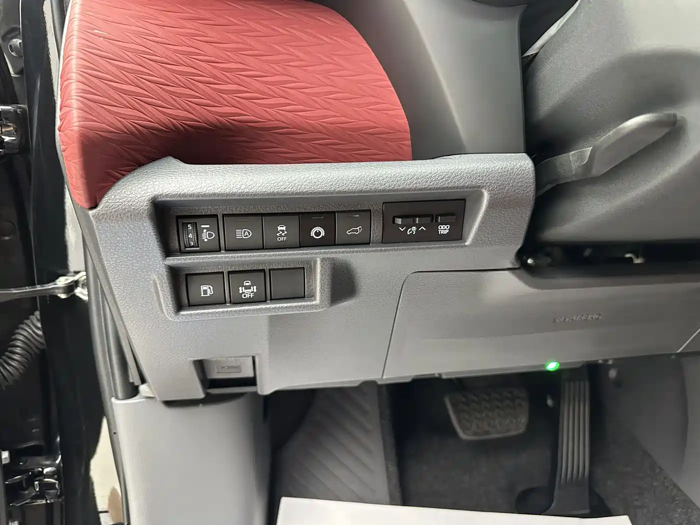 Photo 8 - Toyota Sienna
