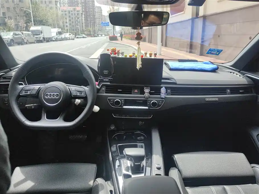 AUDI A4L
